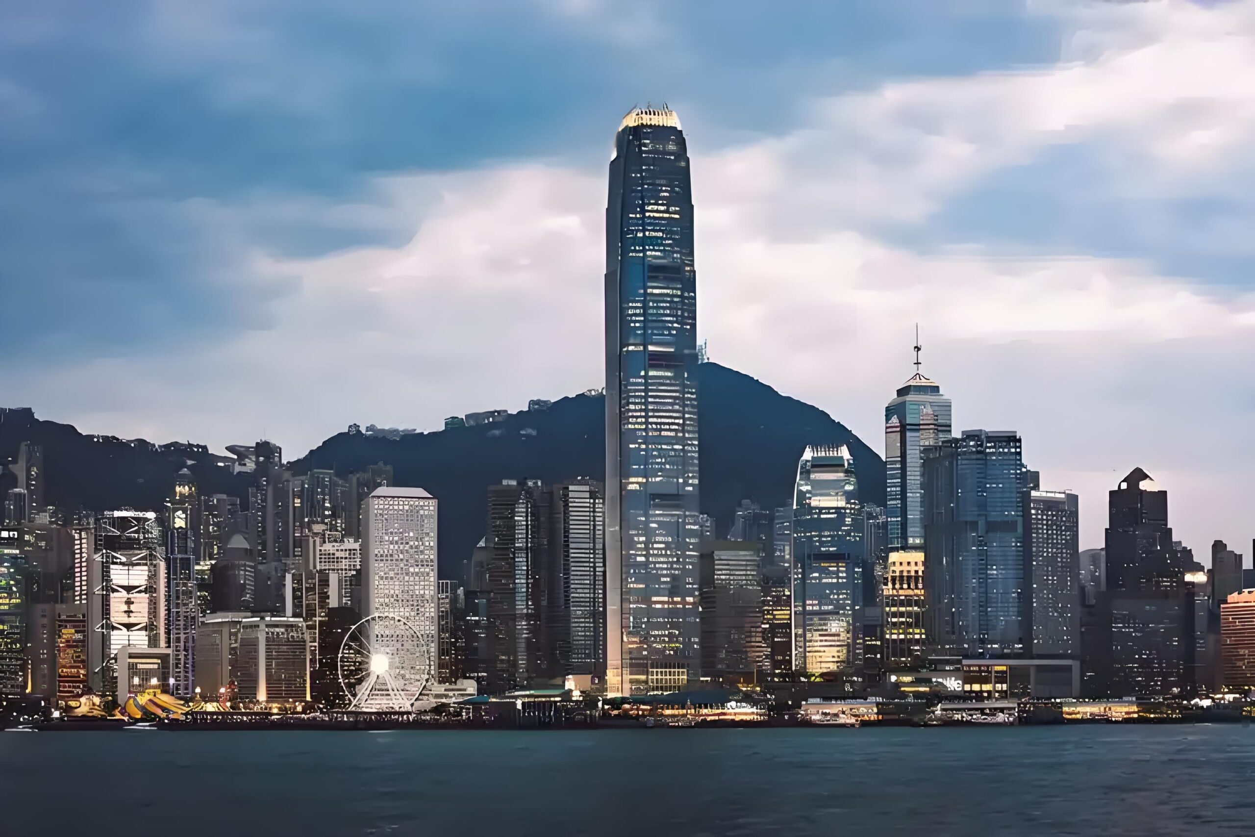 2025香港公司交什么税？利得税、薪俸税、物业税+报税流程全指南