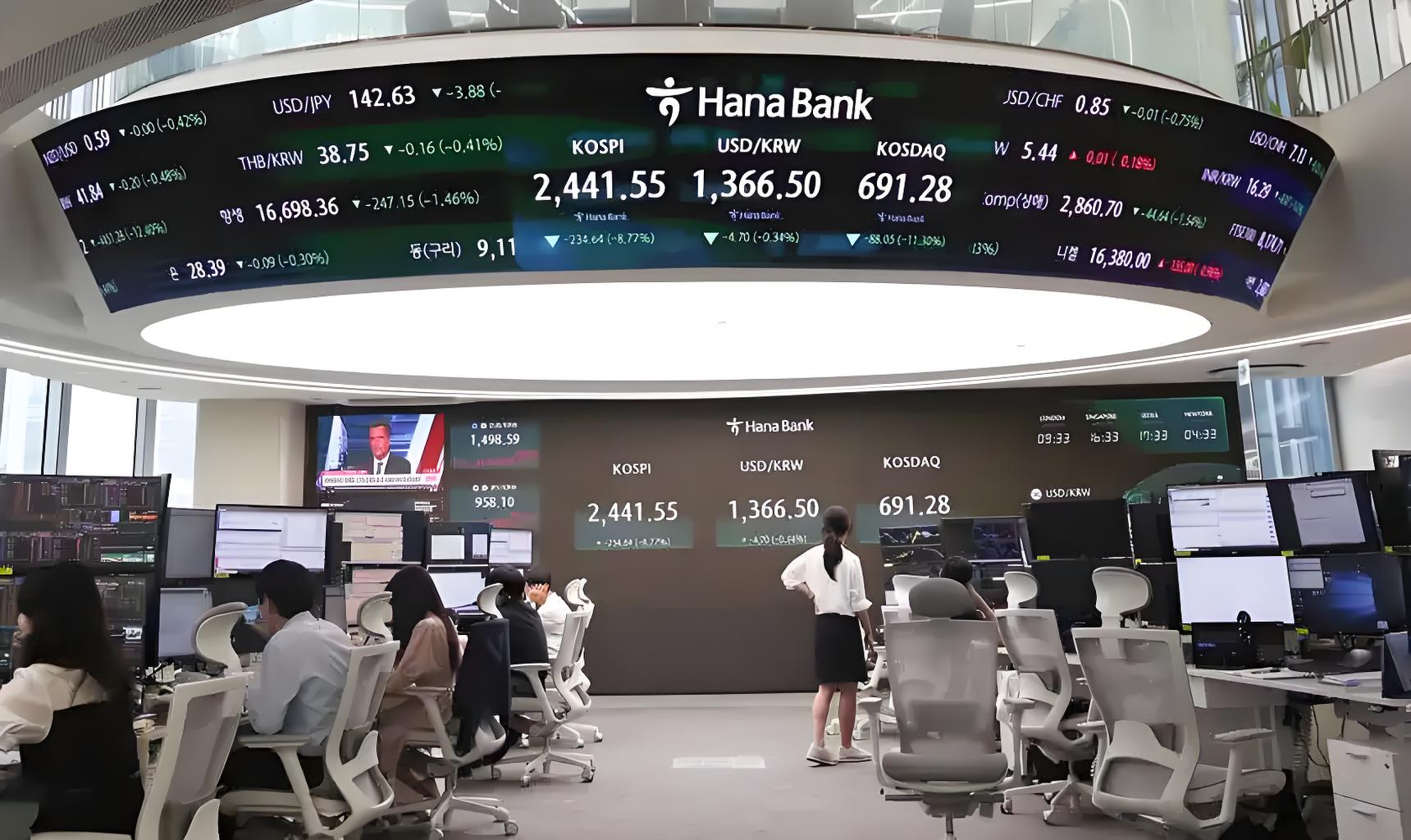 【2025美股账户避风港】年利率4%，不受CRS监管，资金配置新选择！