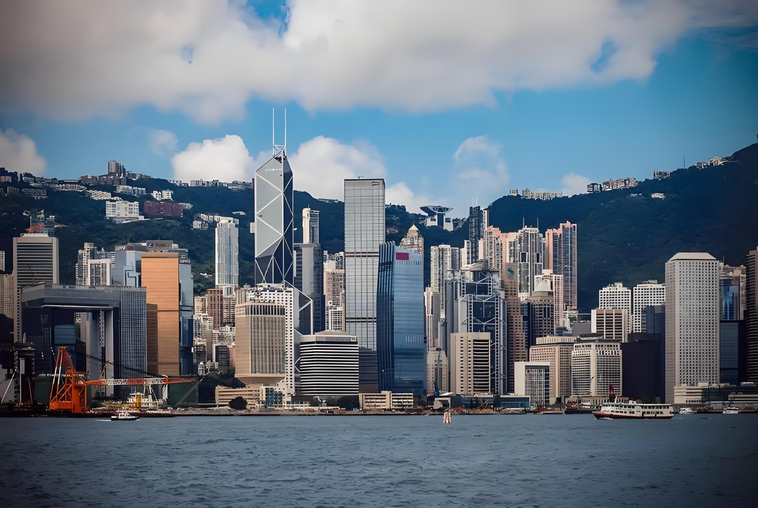 持香港临时身份证如何判定税务居民身份？内地与香港税务标准全面解析